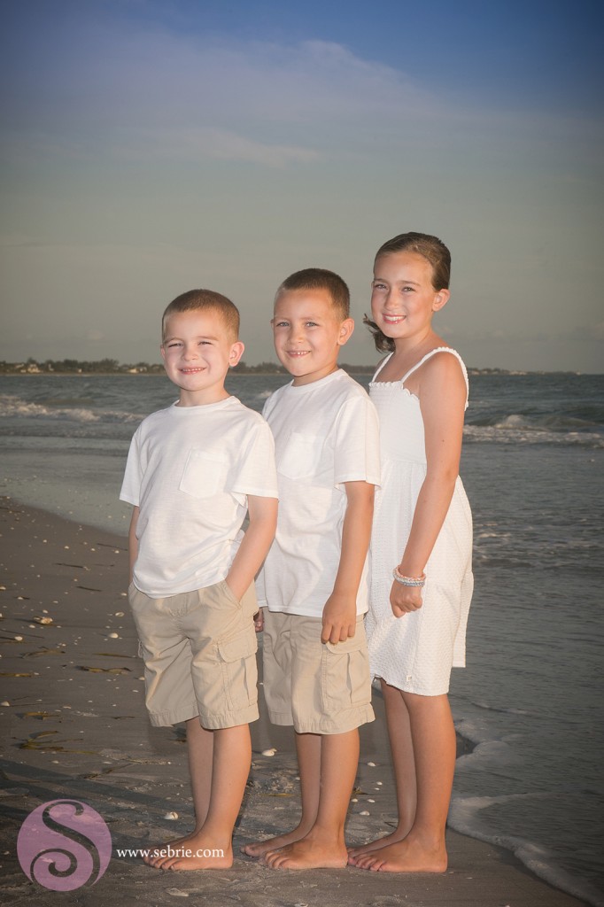 Family Pictures on the Beach 