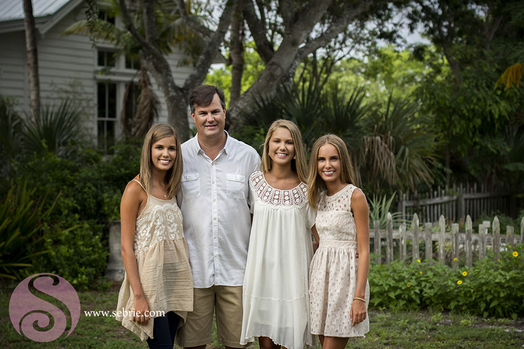 dad-daughters-photo