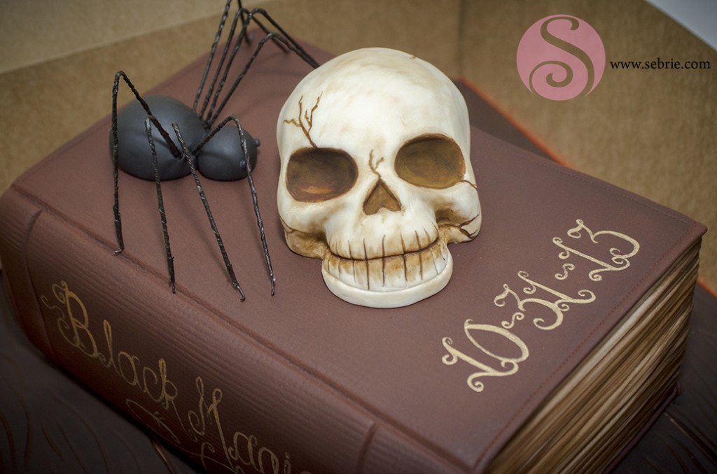 Halloween-cake- skull